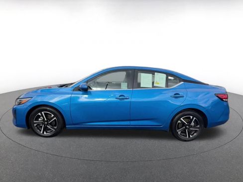 Used 2025 Nissan Sentra SV image 9