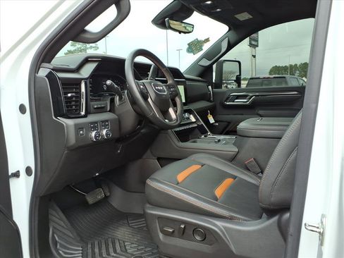 Used 2025 GMC Sierra 2500 AT4 w/ Technology Package image 20