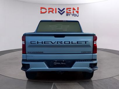 New 2026 Chevrolet Silverado 1500 Custom w/ LPO, Dark Essentials Package