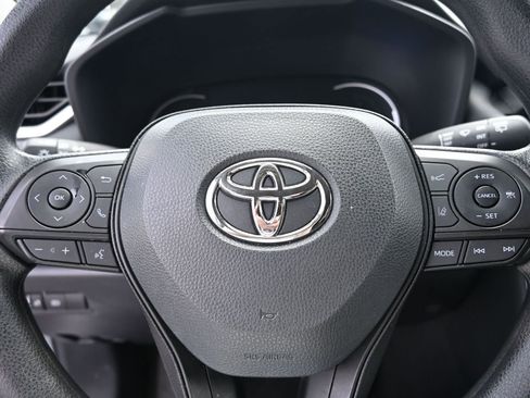 Used 2025 Toyota RAV4 LE image 17