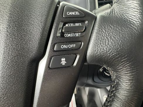 Used 2022 Nissan Frontier SV w/ Technology Package AWD/4WD image 16