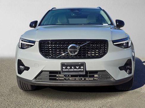 Used 2026 Volvo XC40 B5 Plus AWD/4WD image 9