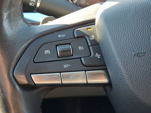 Certified 2022 Cadillac XT4 Luxury w/ Cold Weather Package image 20