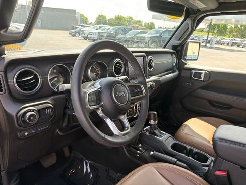 Used 2023 Jeep Wrangler Unlimited Sahara AWD/4WD image 10