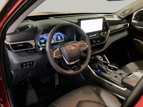 Used 2026 Toyota Highlander Platinum AWD/4WD image 17
