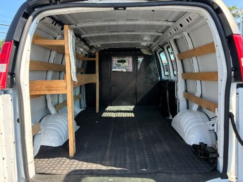 Used 2023 Chevrolet Express 2500 w/ Driver Convenience Package RWD image 6