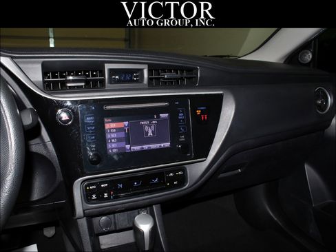 Used 2019 Toyota Corolla LE image 19