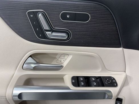 Certified 2026 Mercedes-Benz GLB 250 4MATIC image 6