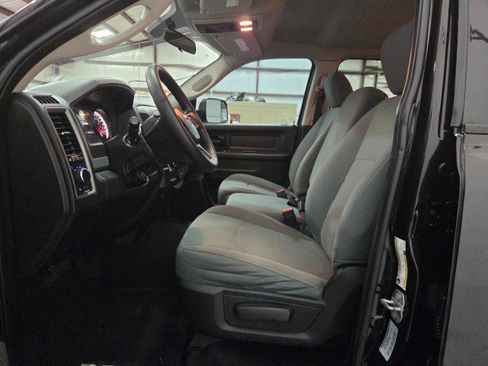 Used 2017 RAM 2500 Tradesman w/ Chrome Appearance Group AWD/4WD image 5