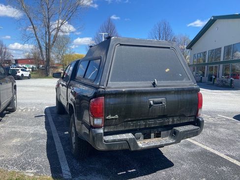 Used 2019 Toyota Tacoma SR AWD/4WD image 4