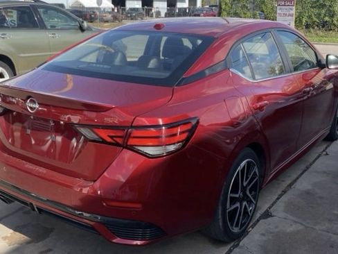 Used 2025 Nissan Sentra SR w/ SR Premium Package image 5