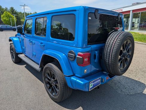 Used 2023 Jeep Wrangler Unlimited Sahara AWD/4WD image 3