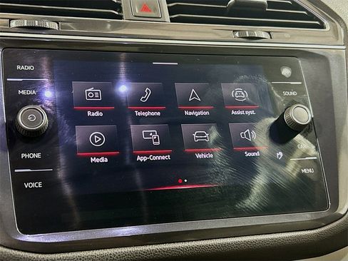 Used 2023 Volkswagen Tiguan SE R-Line image 12
