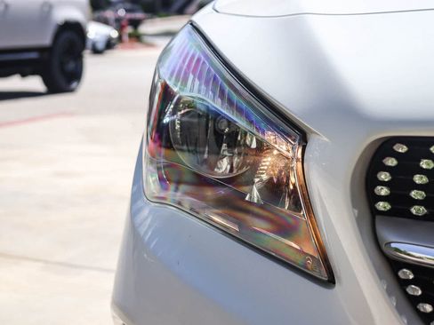 Used 2018 Mercedes-Benz CLA 250 image 10
