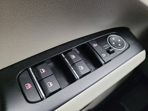 Used 2020 Kia Soul LX FWD image 27