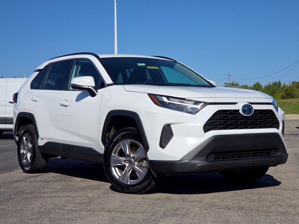 Used 2024 Toyota RAV4 XLE w/ Convenience Package AWD/4WD image 3
