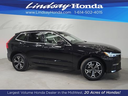 Used 2022 Volvo XC60 B5 Momentum w/ Climate Package image 3