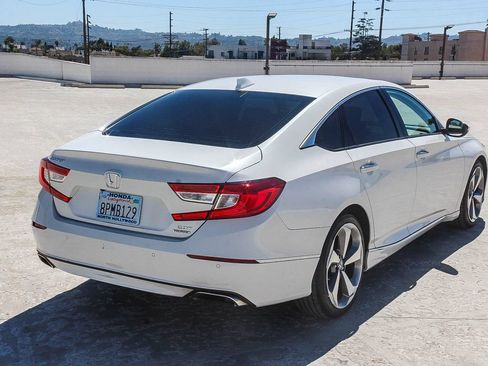 Used 2020 Honda Accord Touring image 6