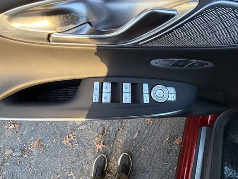 Used 2023 Genesis GV70 2.5T w/ Advanced Package image 19