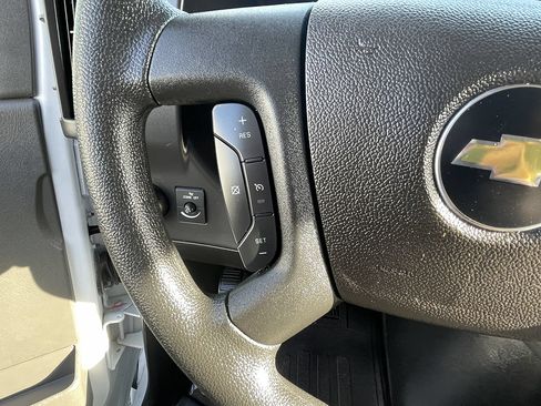 Used 2025 Chevrolet Express 3500 LT w/ LT Preferred Equipment Group RWD image 32