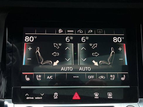 Used 2022 Audi e-tron Premium Plus w/ Premium Plus Package image 23