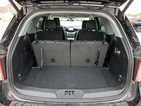 Used 2024 Ford Explorer XLT w/ Equipment Group 202A image 28