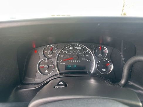 Used 2024 Chevrolet Express 2500 w/ Driver Convenience Package image 29