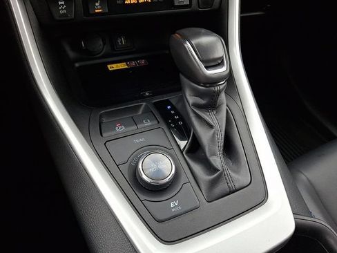 Certified 2025 Toyota RAV4 XSE w/ Advanced Technology Package AWD/4WD image 15