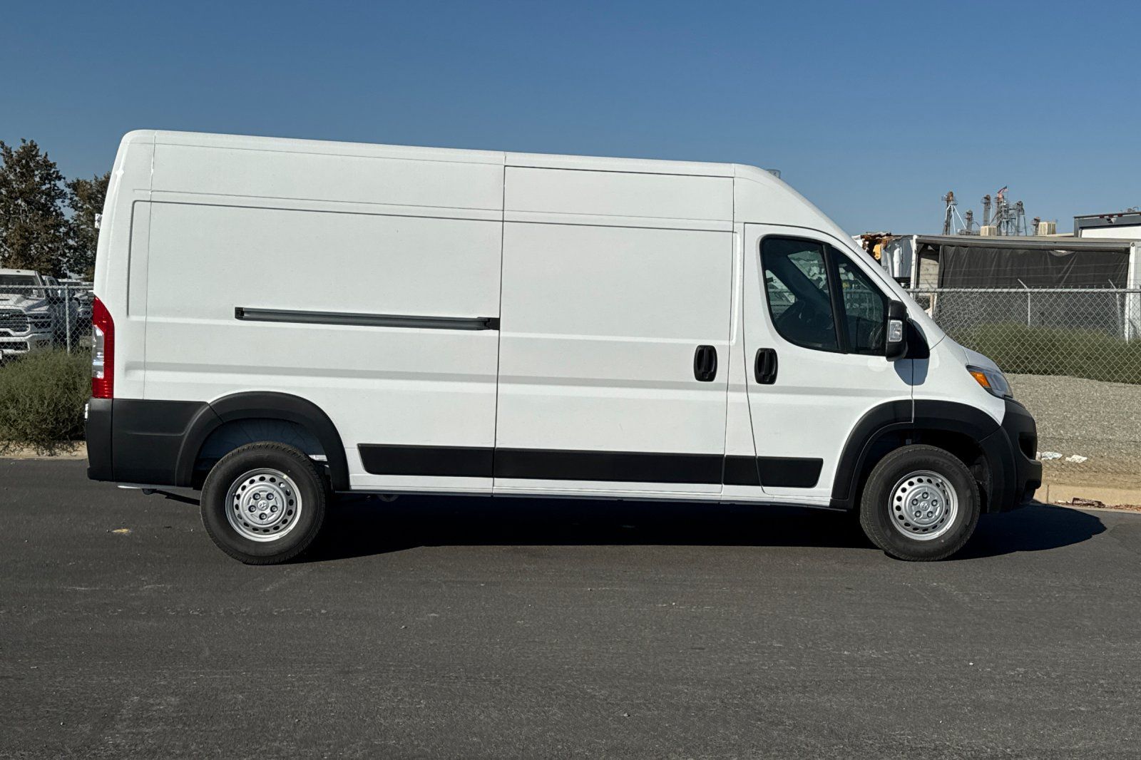 New 2027 RAM ProMaster 2500 w/ Convenience Group FWD image 2