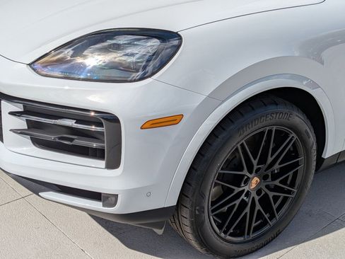 New 2026 Porsche Cayenne image 12