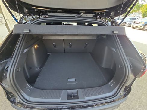 New 2025 Chevrolet Trax RS image 24