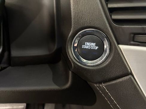 Used 2019 GMC Yukon XL SLT w/ Graphite Performance Edition image 24