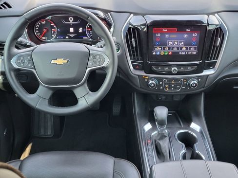 Used 2023 Chevrolet Traverse High Country image 24