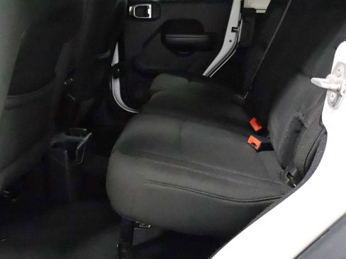 Used 2018 Jeep Wrangler Unlimited Sport S AWD/4WD image 30
