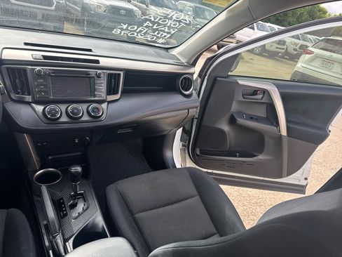 Used 2015 Toyota RAV4 LE FWD image 23