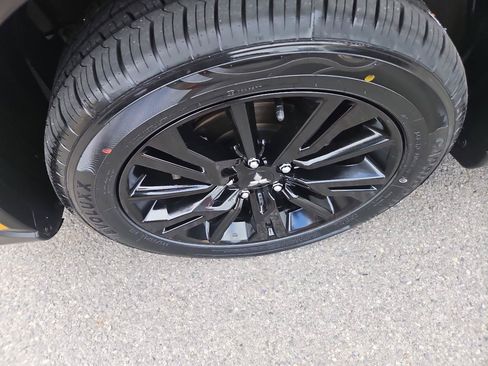 Used 2024 Mitsubishi Eclipse Cross LE AWD/4WD image 10