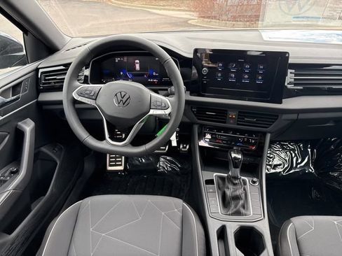 Used 2026 Volkswagen Jetta Sport FWD image 9