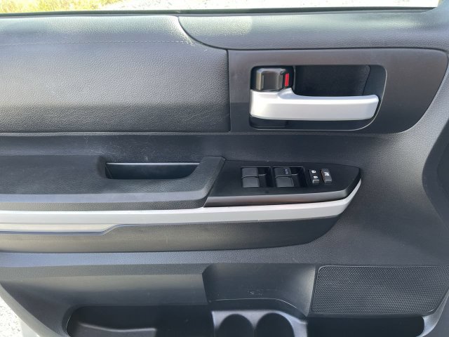 Certified 2018 Toyota Tundra SR5 AWD/4WD image 12