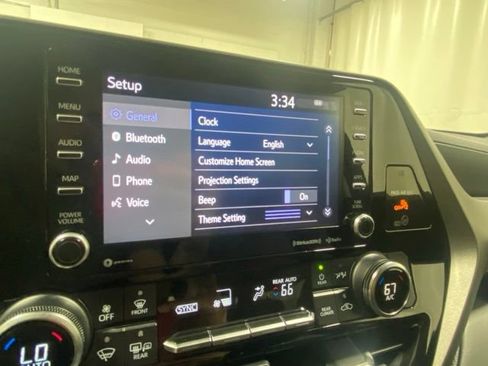 Used 2021 Toyota Highlander LE AWD/4WD image 22