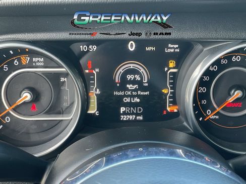 Used 2018 Jeep Wrangler Unlimited Sahara AWD/4WD image 32