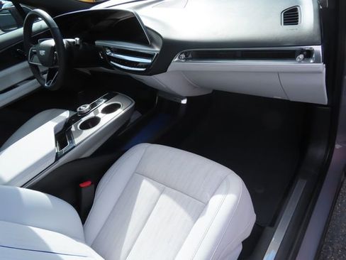 Used 2024 Cadillac Lyriq Sport RWD image 49