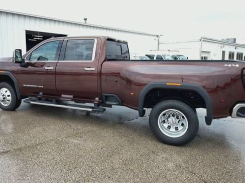 Used 2024 GMC Sierra 3500 SLT w/ SLT Premium Package AWD/4WD image 4