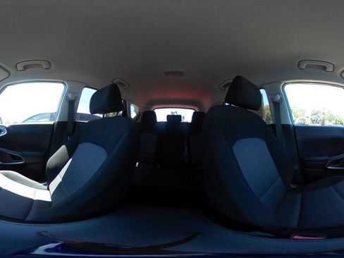 Used 2025 Kia Soul LX w/ LX Technology Package FWD image 41