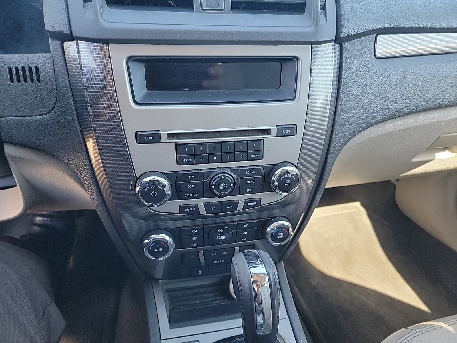 Used 2010 Ford Fusion SEL FWD image 9