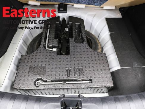 Used 2023 Nissan Kicks SR w/ SR Premium Package FWD image 23