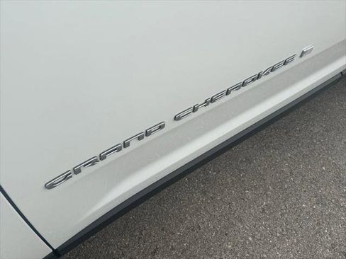 Certified 2025 Jeep Grand Cherokee Laredo image 30