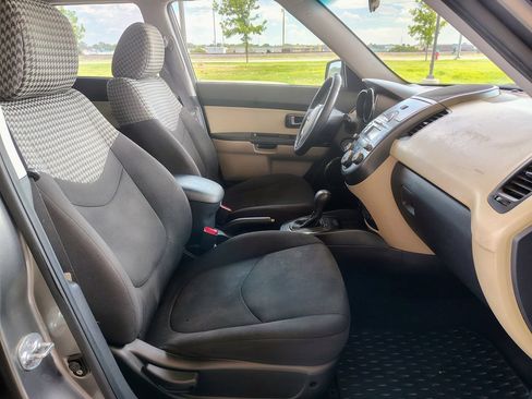 Used 2011 Kia Soul ! FWD image 21