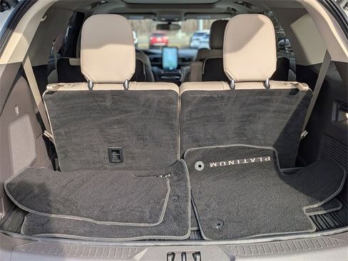 Used 2020 Ford Explorer Platinum w/ Premium Technology Package image 32