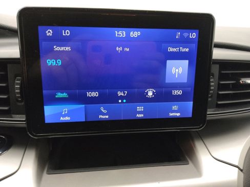 Used 2022 Ford Explorer XLT image 25