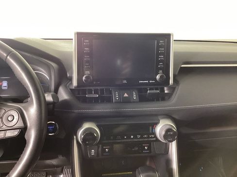 Used 2020 Toyota RAV4 Limited AWD/4WD image 17